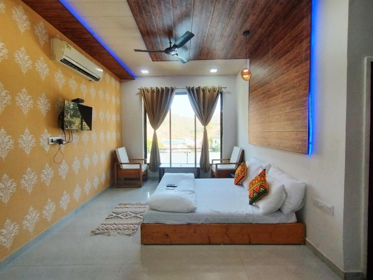 Rudraksha Inn Ābu Exteriör bild