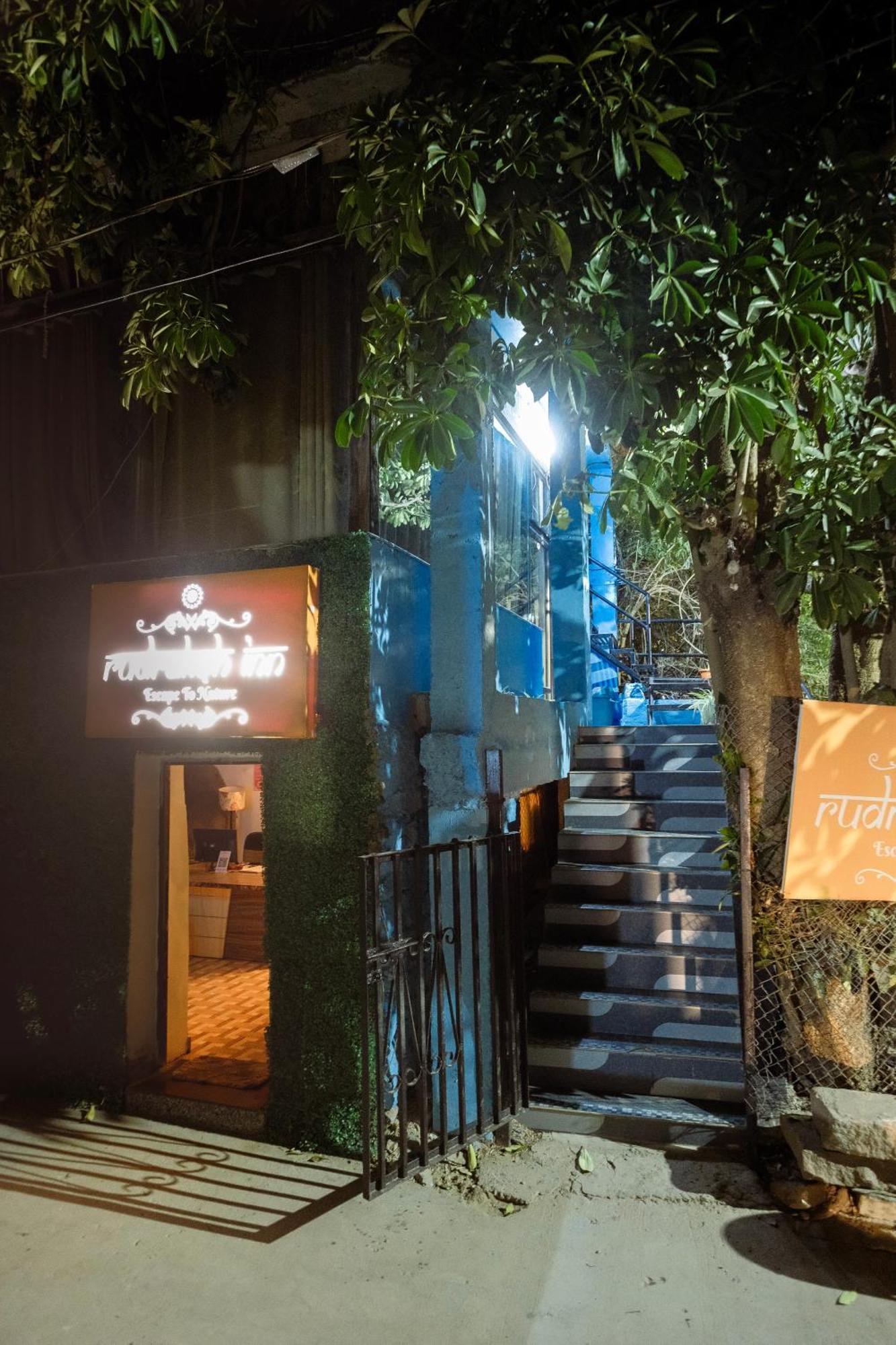 Rudraksha Inn Ābu Exteriör bild