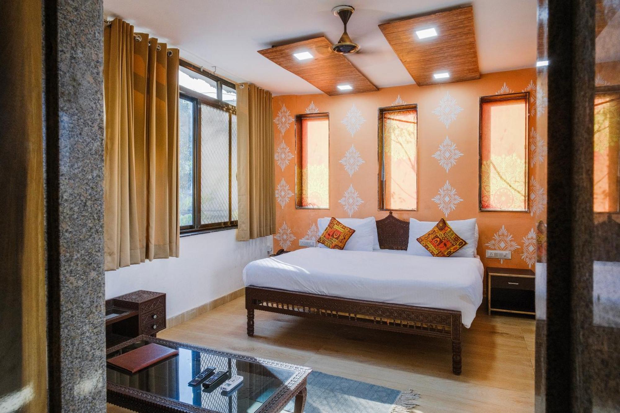 Rudraksha Inn Ābu Exteriör bild