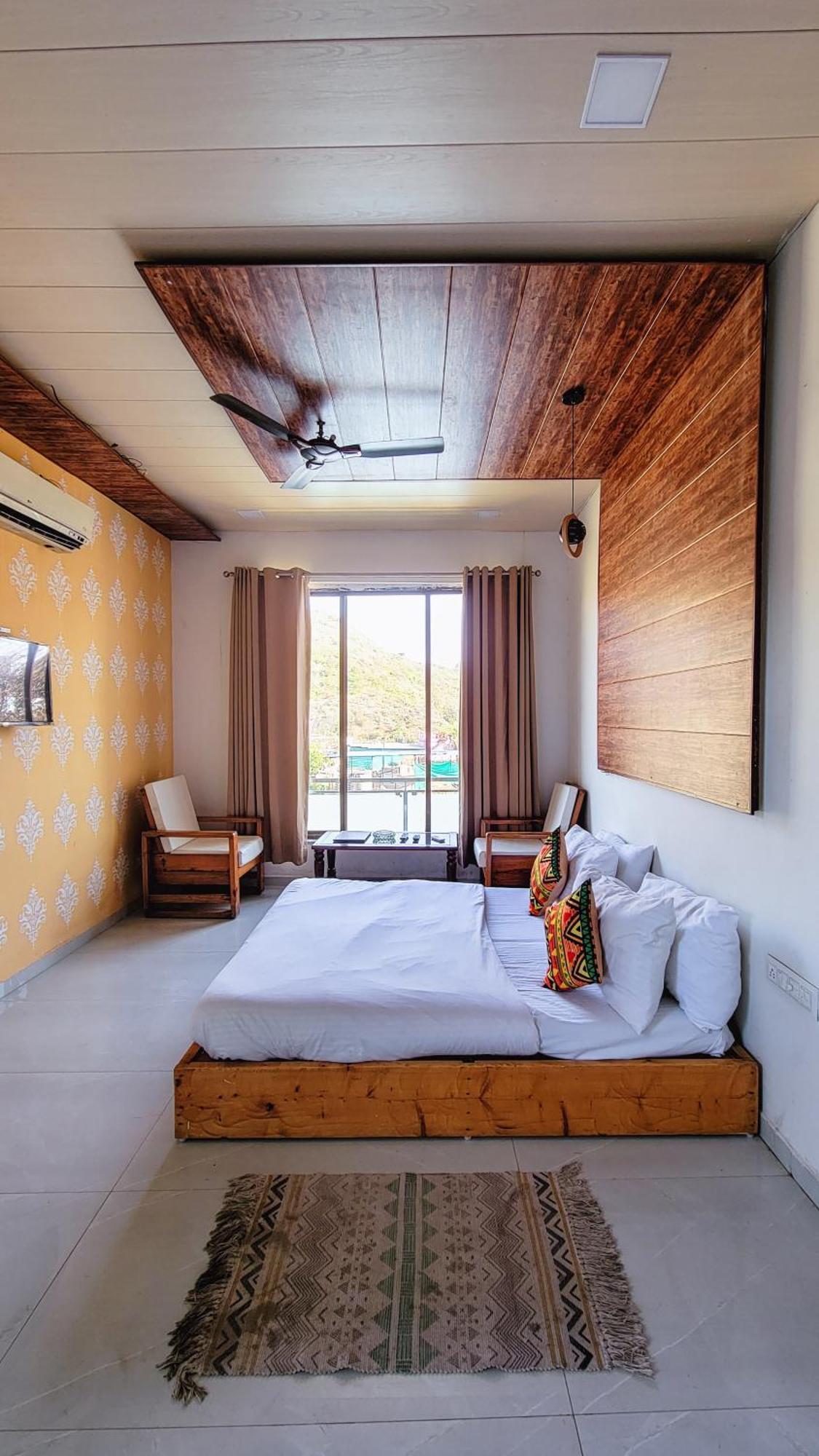 Rudraksha Inn Ābu Exteriör bild