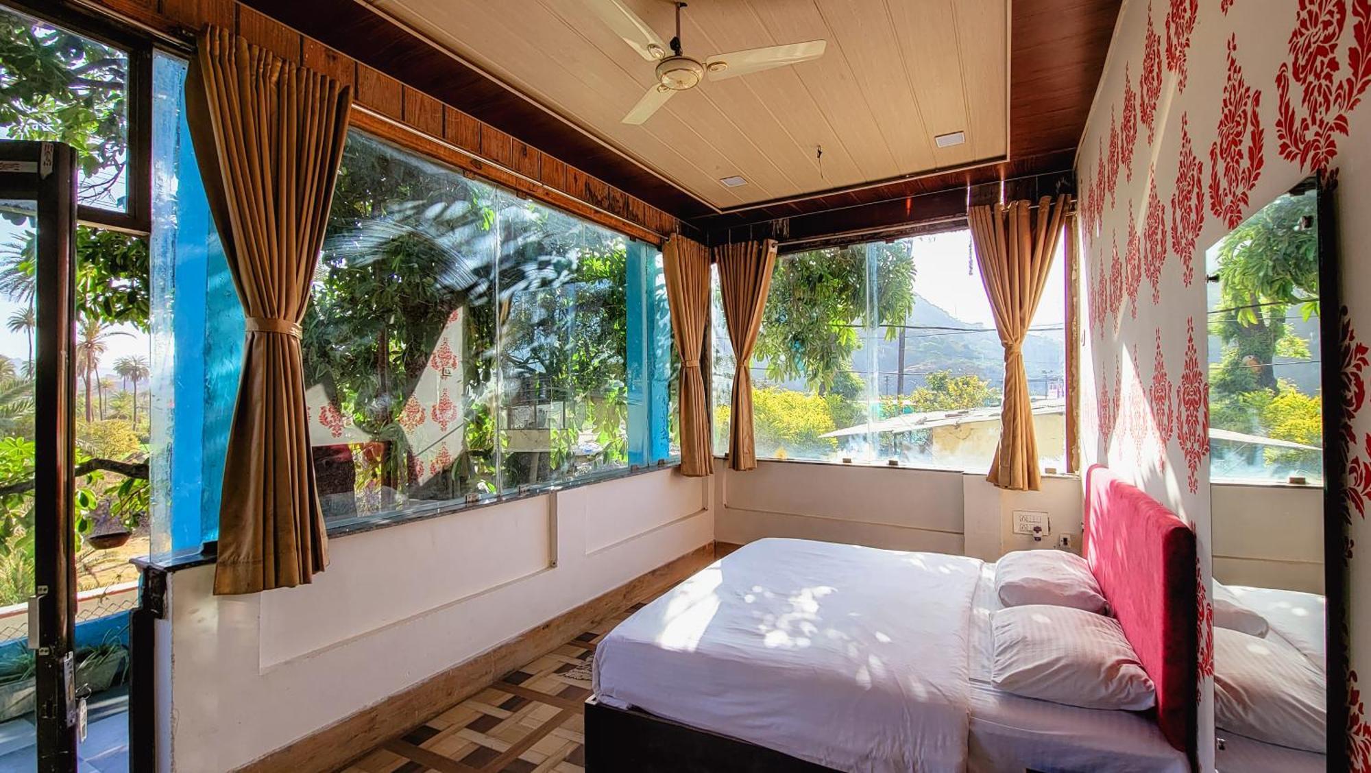 Rudraksha Inn Ābu Exteriör bild