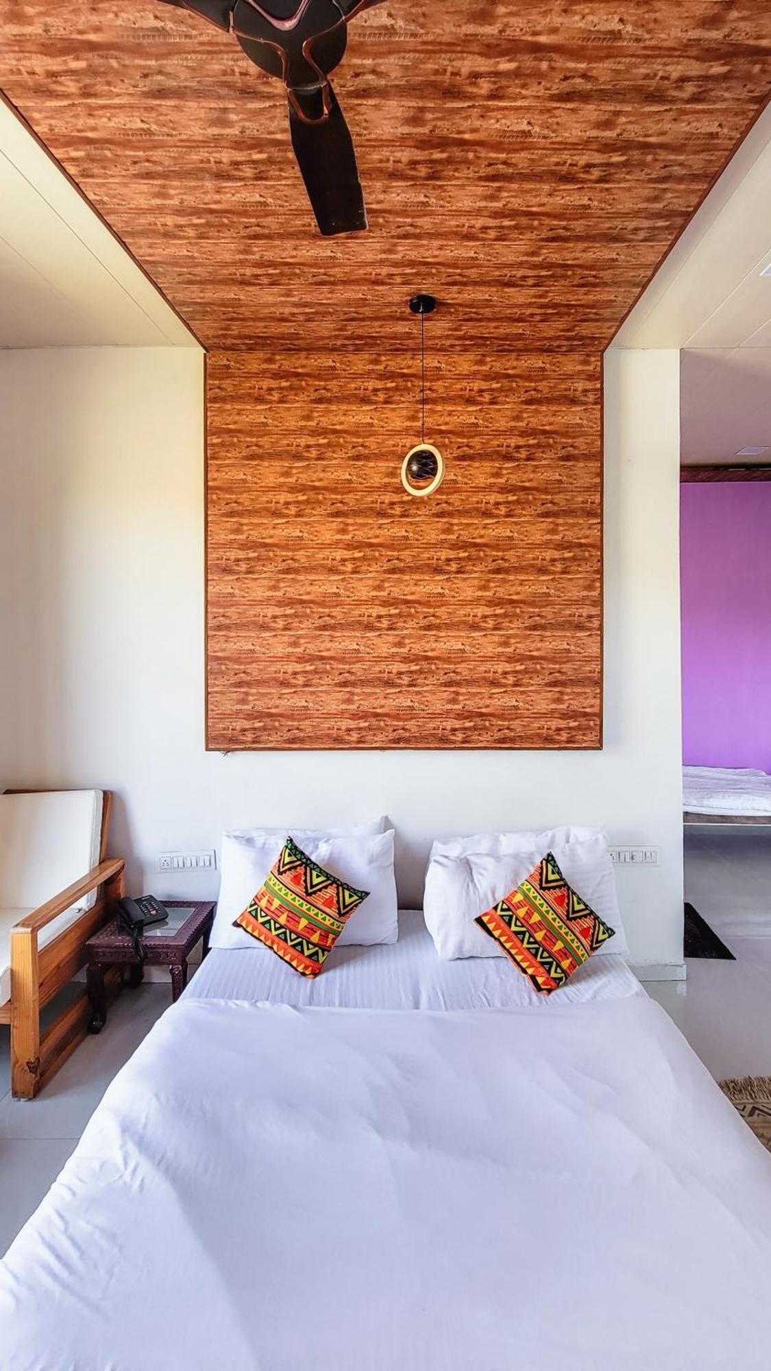 Rudraksha Inn Ābu Exteriör bild