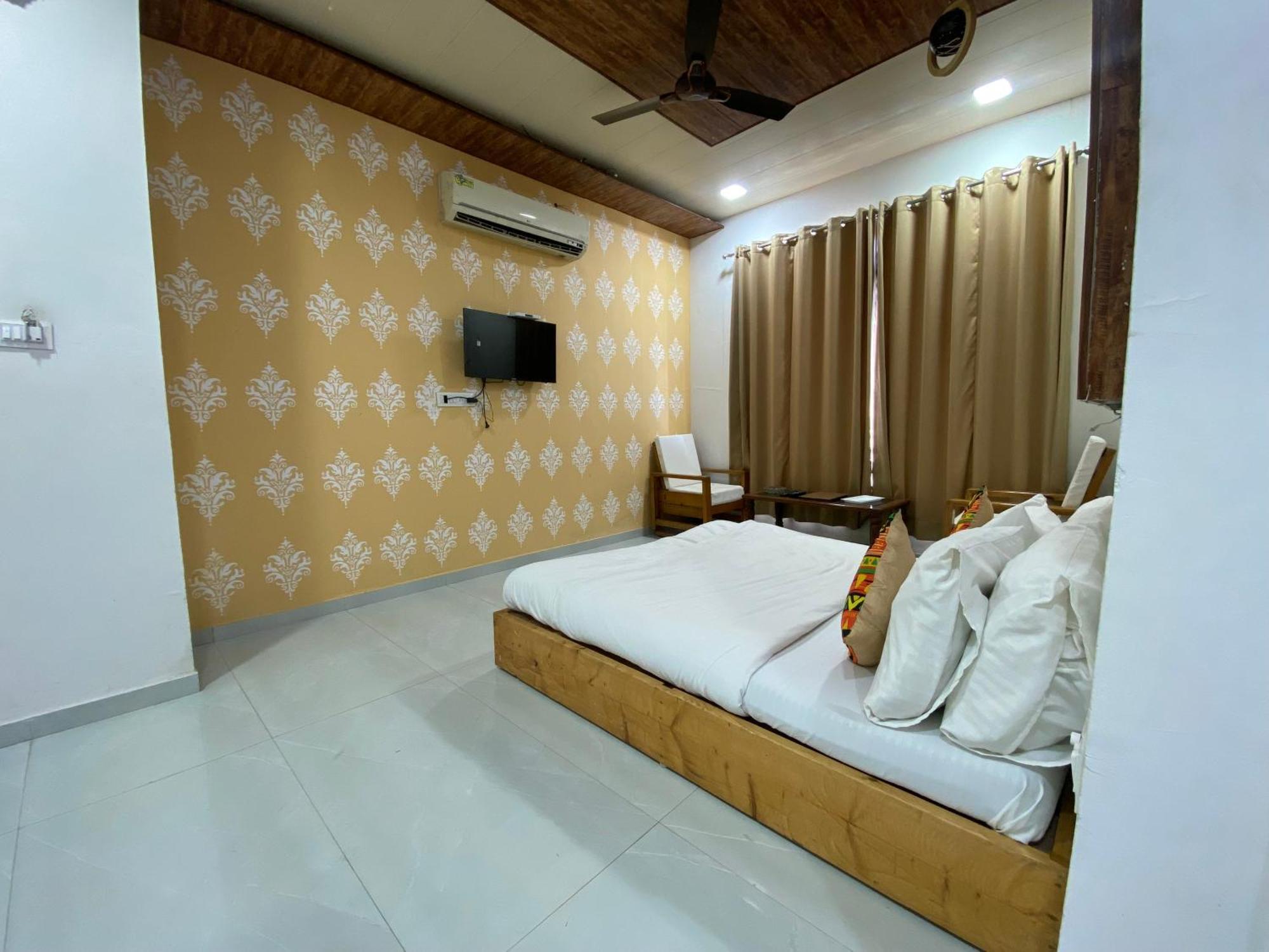 Rudraksha Inn Ābu Exteriör bild
