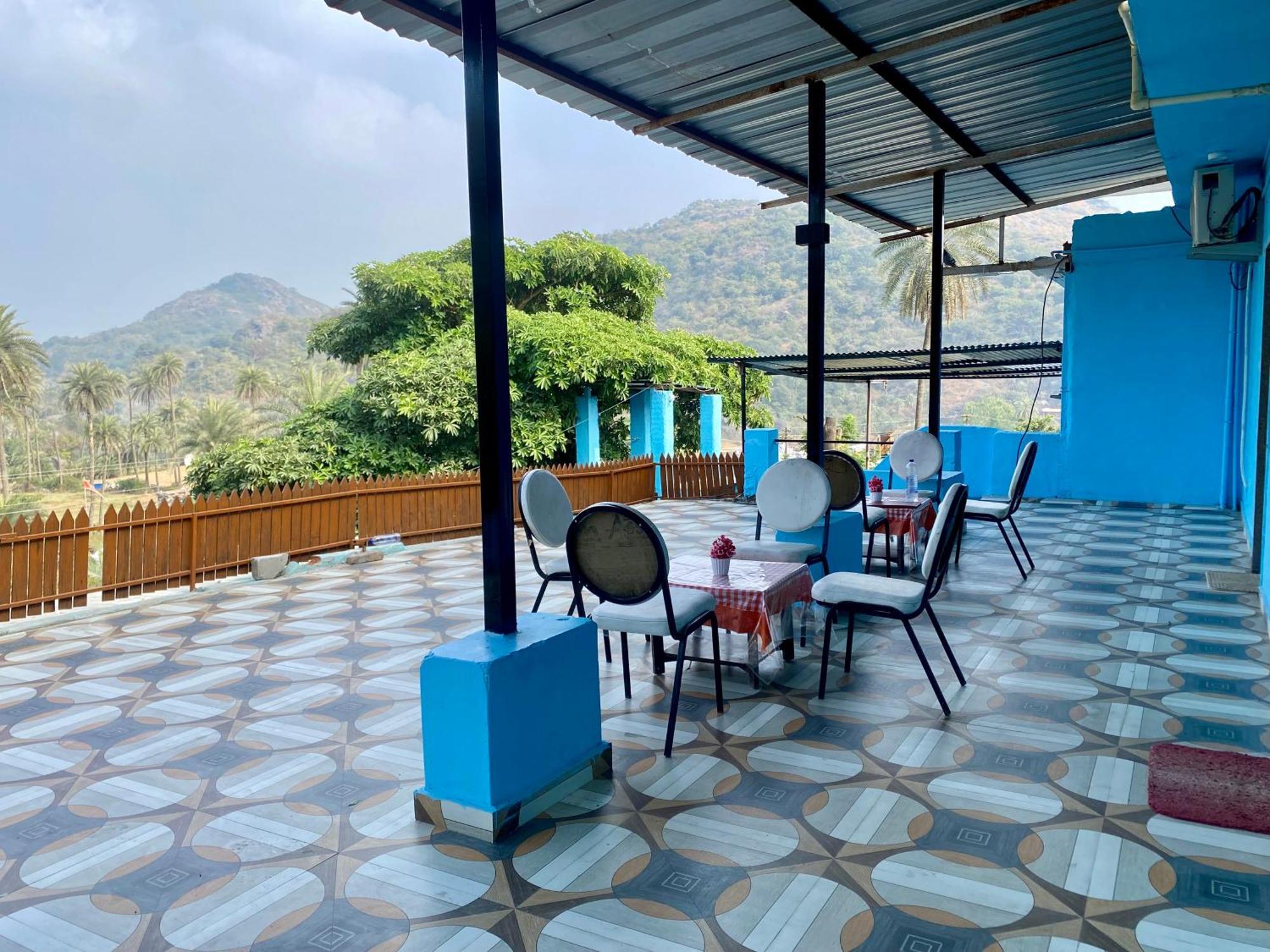 Rudraksha Inn Ābu Exteriör bild