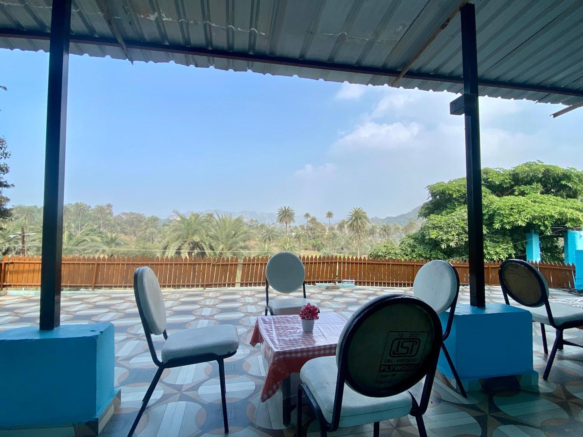 Rudraksha Inn Ābu Exteriör bild