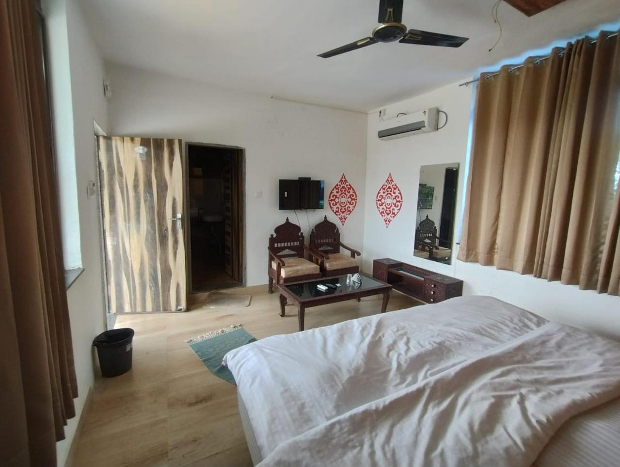 Rudraksha Inn Ābu Exteriör bild