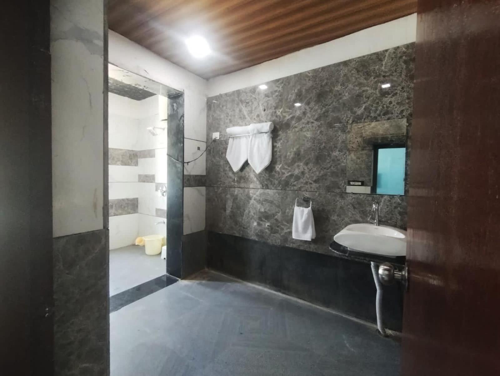 Rudraksha Inn Ābu Exteriör bild