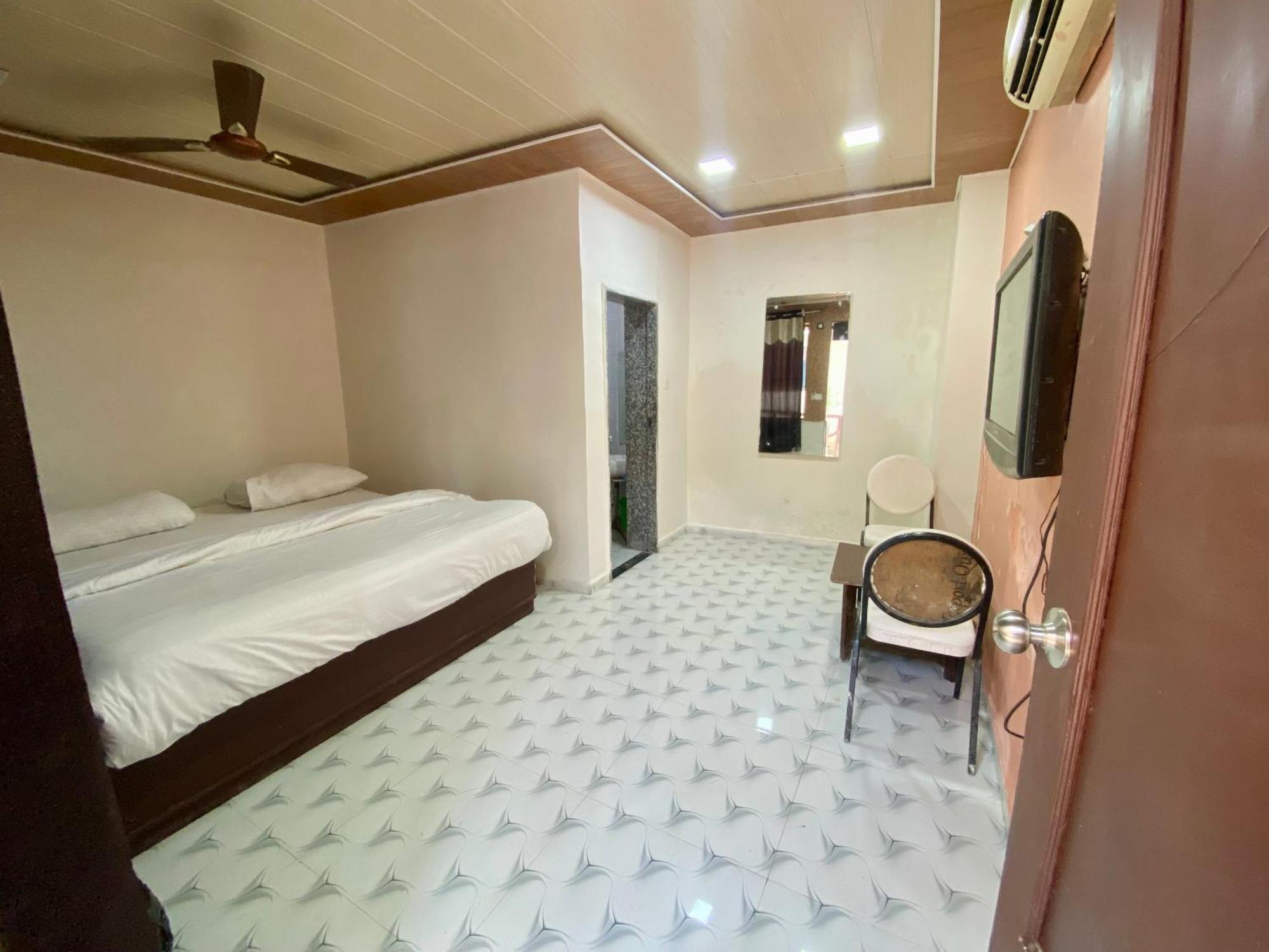 Rudraksha Inn Ābu Exteriör bild