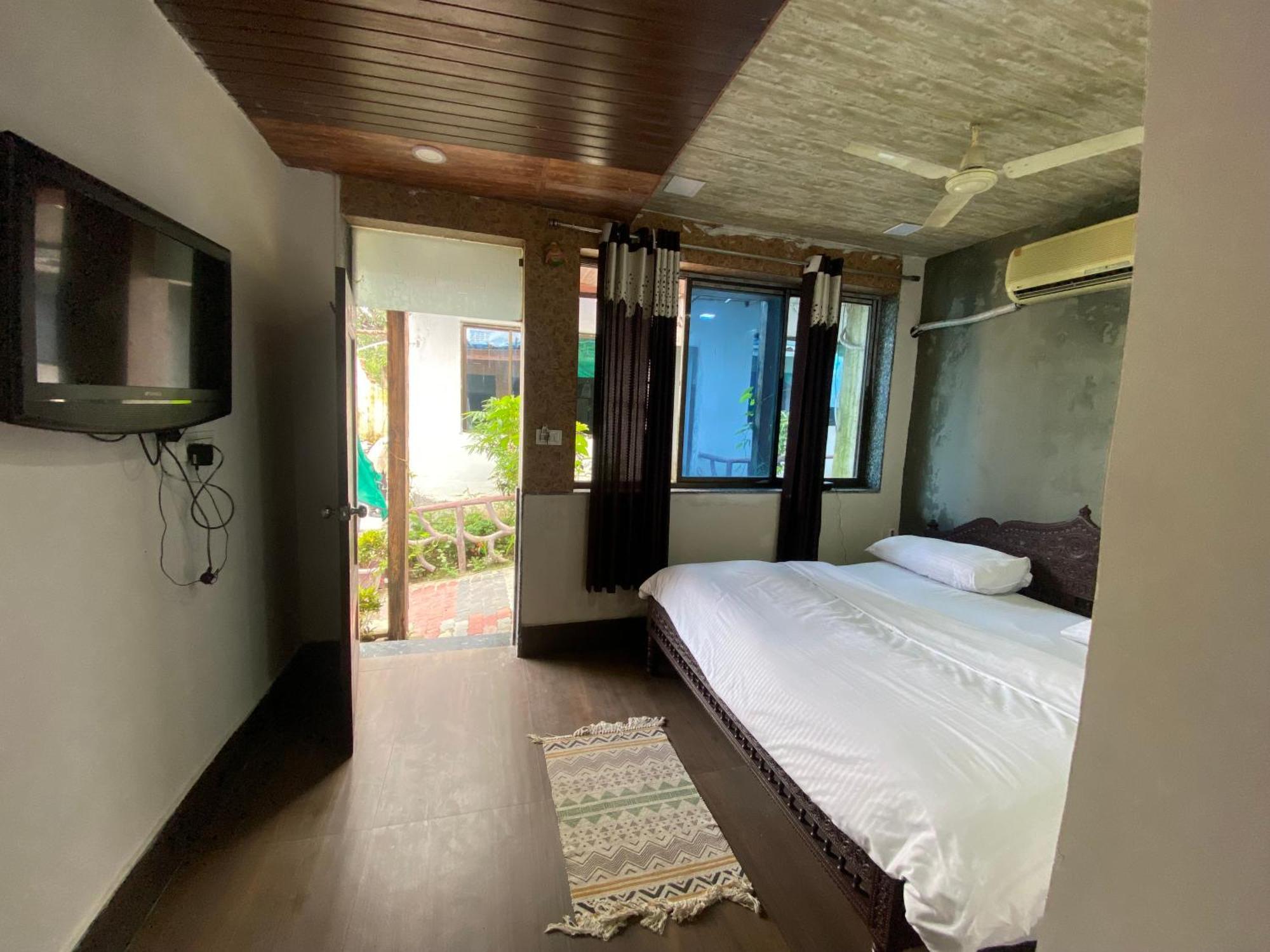 Rudraksha Inn Ābu Exteriör bild
